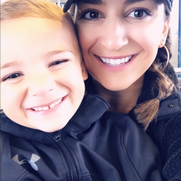 Meet your posher! - Picture 3 of 8